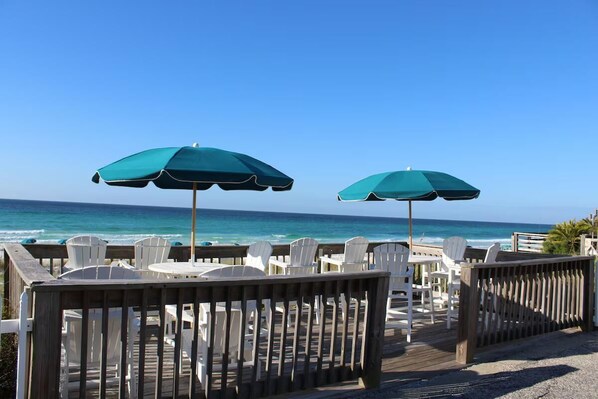 Townhome, 1 King Bed with Sofa bed (Capri by the Gulf 104) | Outdoor dining