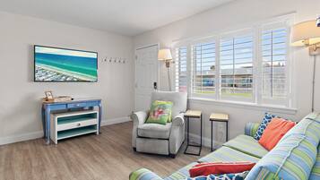 Townhome, 1 King Bed with Sofa bed (Capri by the Gulf 104) | Living area | TV