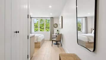 Executive studio, 1 kingsize bed, kitchenette, uitzicht op bergen | Lakens van Egyptisch katoen, luxe beddengoed