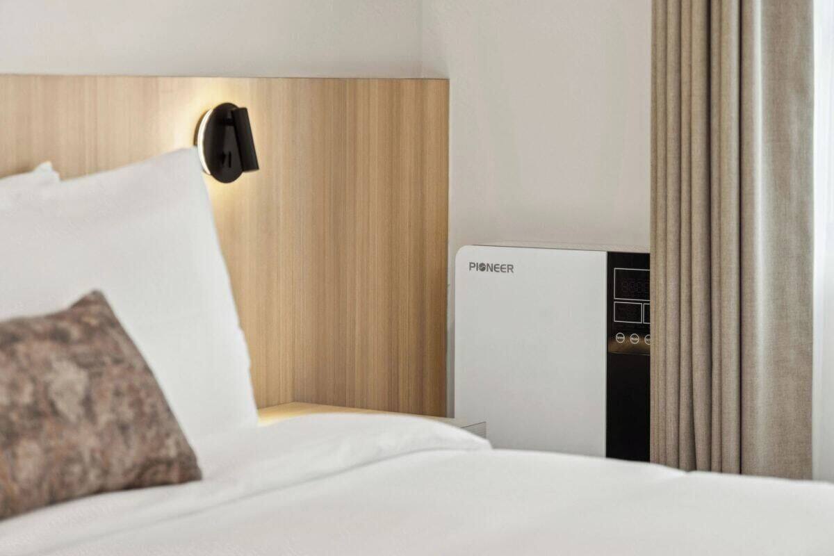 Executive Studio, 1 King Bed, Kitchenette | Egyptian cotton sheets, premium bedding, memory foam beds, in-room safe