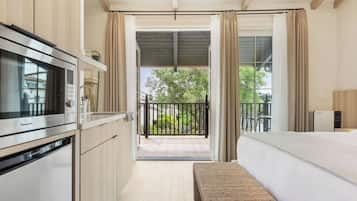 Executive-studio, 1 keskisuuri parisänky, patio | Egyptinpuuvillaiset lakanat, ylelliset vuodevaatteet