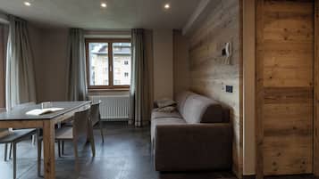 Superior two-room apartment second floor | Wohnbereich