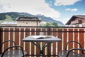 Superior two-room apartment second floor | 발코니 전망