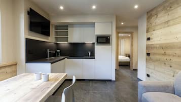 Superior three-room apartment second floor | Private kitchen | Highchair