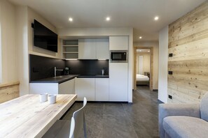 Superior three-room apartment second floor | Private kitchen | Highchair