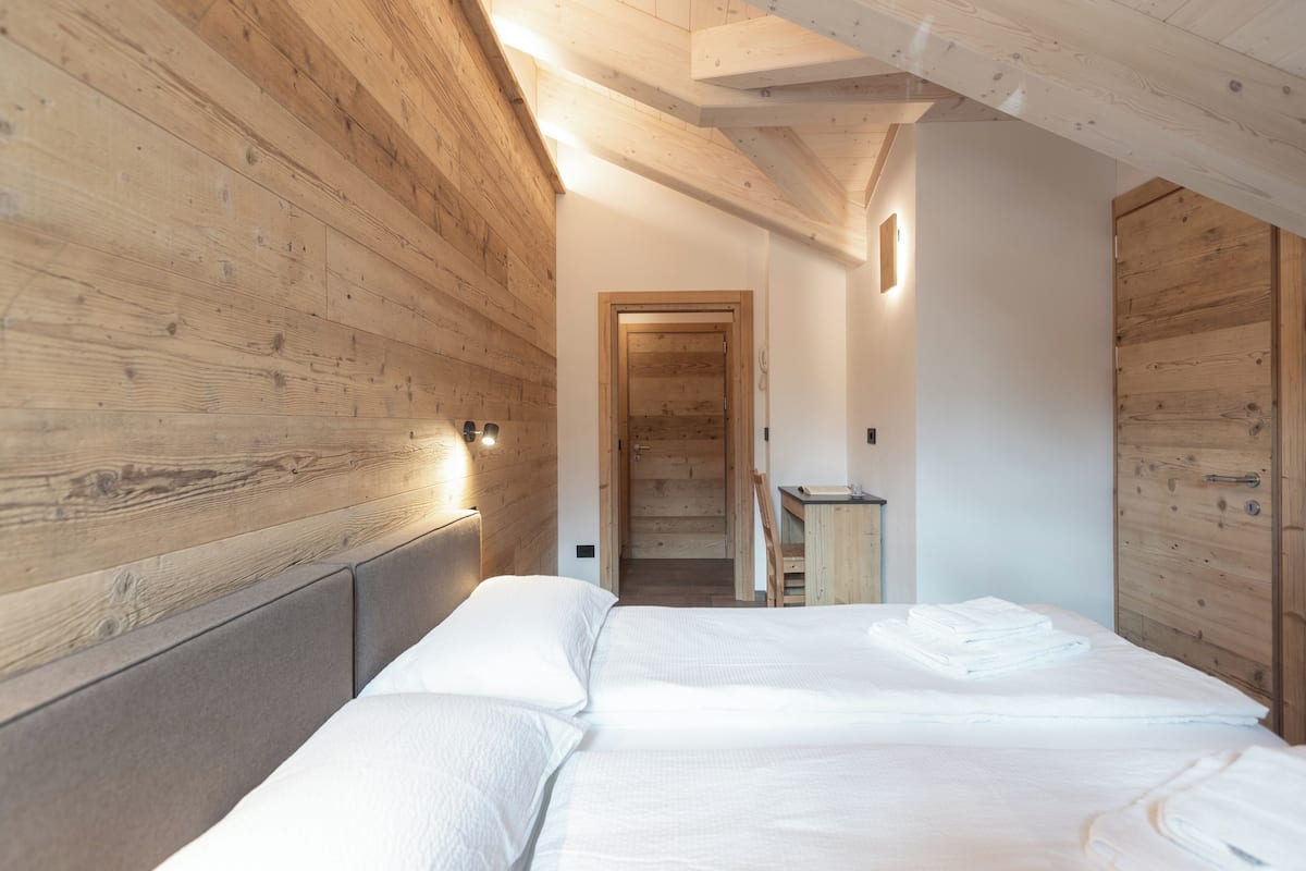 1 habitación, tabla de planchar con plancha y wifi gratis