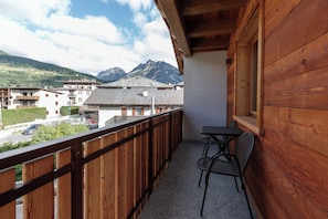 Superior three-room apartment second floor | Balkon