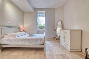 6 室のベッドルーム、アイロン / アイロン台、WiFi、ベッドシーツ