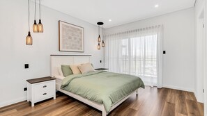 5 bedrooms, free WiFi, bed sheets - 13B Alice Street, Jindabyne (Jindabyne)