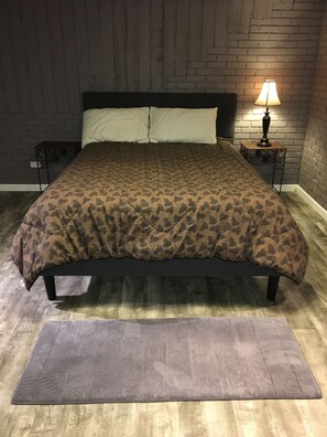 1 habitación, tabla de planchar con plancha, wifi y ropa de cama