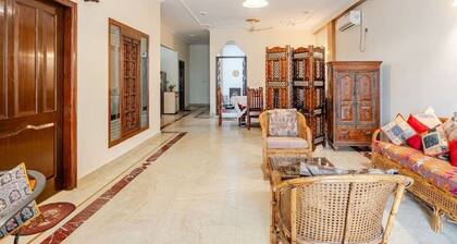 Spacious Fully Furnished Serviced Bungalow In Gurgaon With a Lawn