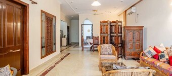 Spacious Fully Furnished Serviced Bungalow In Gurgaon With a Lawn