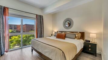 Bureau, fer et planche Ă repasser, lit parapluie, Wi-Fi gratuit