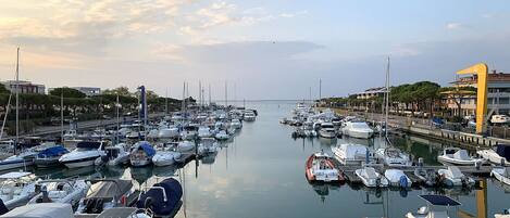 Apartamento, sacada, vista para o oceano | Marina