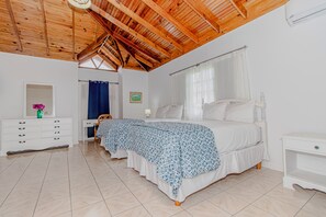 3 soverom, skrivebord, strykejern/-brett og wi-fi