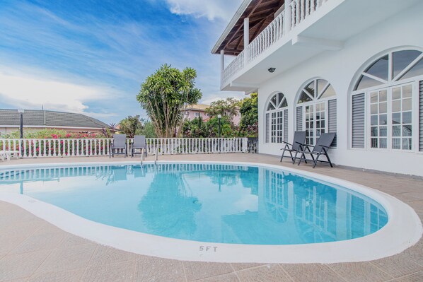 Alberca al aire libre 