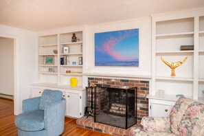 Fernseher, Kamin
