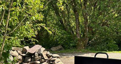 Cabin at the foot of Snowdon
