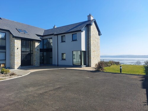 Serene luxurious Haven with Sea View: Rooms or Entire Property Letterkenny