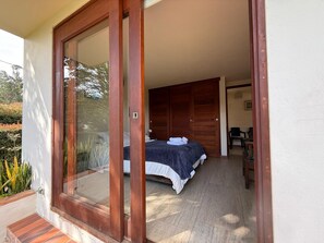 2 chambres, fer et planche à repasser, Wi-Fi, draps fournis