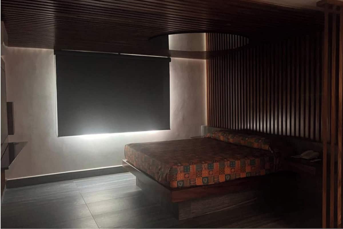 Standard Room, City View | Desk, laptop workspace, free WiFi