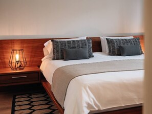 2 bedrooms, desk, free WiFi, bed sheets