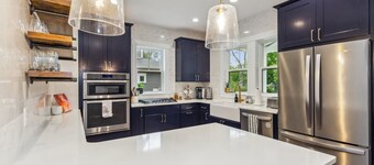 Taylor Street Retreat, a freshly updated home just steps from an HOA pool and do