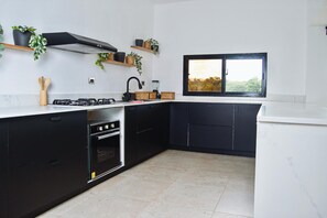 Fridge, microwave, oven, coffee/tea maker