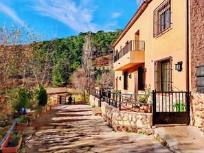 Exterior - Cortijo de las Cañadas, 500 meters from the source of the Mundo River (Los Chorros). (Riópar)
