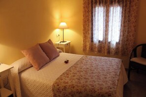 5 dormitorios, tabla de planchar con plancha, wifi gratis y ropa de cama