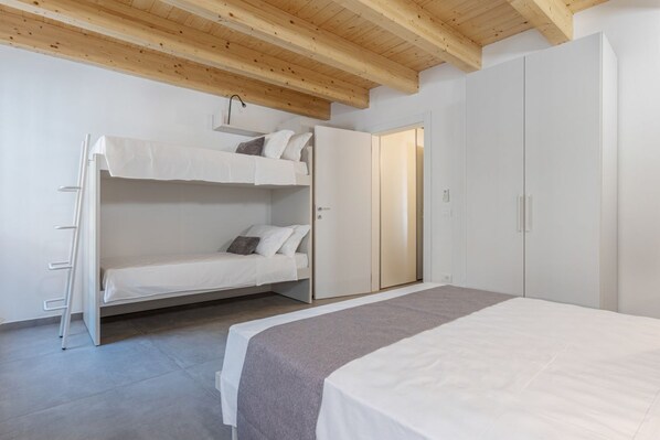 2 bedrooms