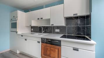 Réfrigérateur, micro-ondes, four, lave-vaisselle