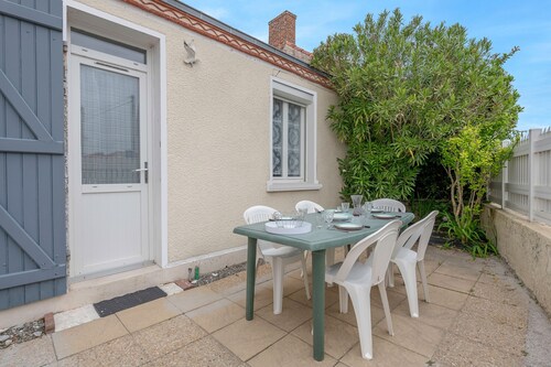 House for 5 people, 350m from the beach.