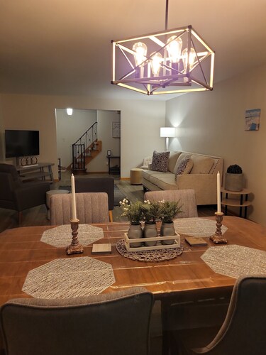 Spacious 4-bdrm house 30 mins Cedar point, walking distance beach, Tennis court