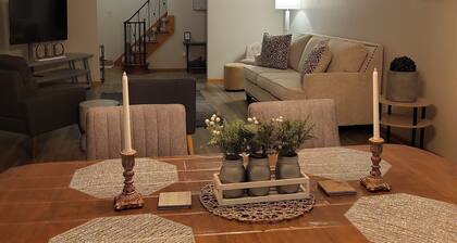 Spacious 4-bdrm house 30 mins Cedar point, walking distance beach, Tennis court