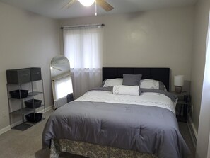 4 bedrooms, desk, iron/ironing board, travel cot