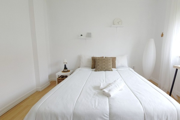 Habitación básica | Escritorio, wifi gratis y ropa de cama