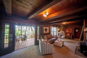 Exclusive Cabin | Living area
