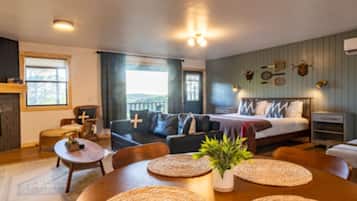 Superior Studio Suite, Mountain View | Living area