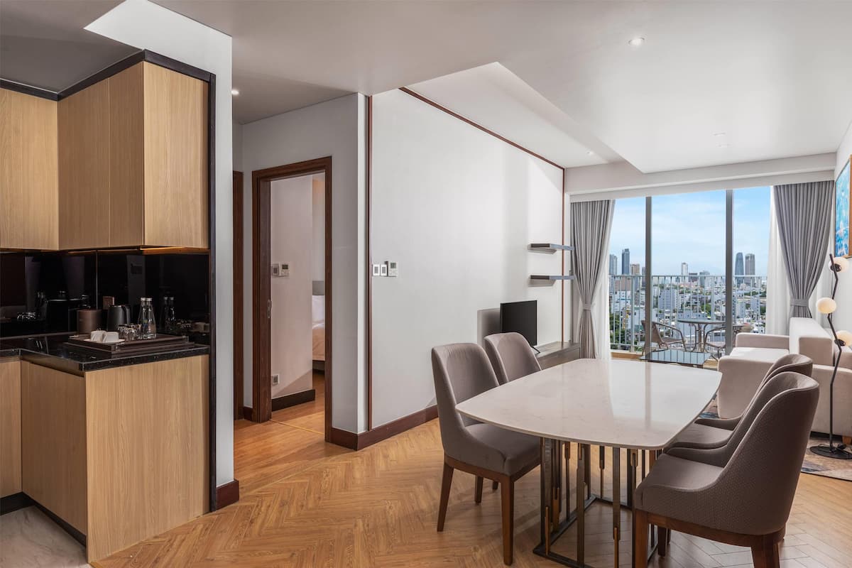 Family Suite, 1 Bedroom, City View | Minibar, in-room safe, desk, blackout drapes