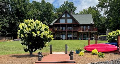 Lakefront Private Basement Suite in Charlotte with Spectacular Sunset Waterfront