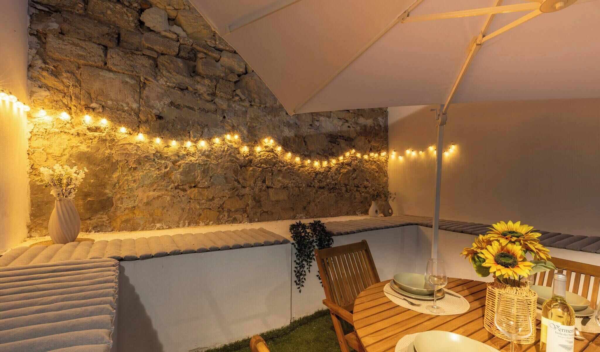 屋外ダイニングエリア