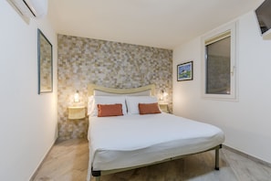 4 bedrooms, free WiFi, bed sheets - Villa Rachele ground floor, private swimming pool (Porto Pinetto)
