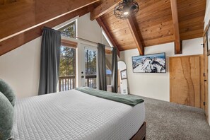 2 slaapkamers, een strijkplank/strijkijzer, gratis wifi, beddengoed