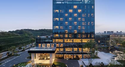 Howard Johnson By Wyndham Guotou Plaza Zigong