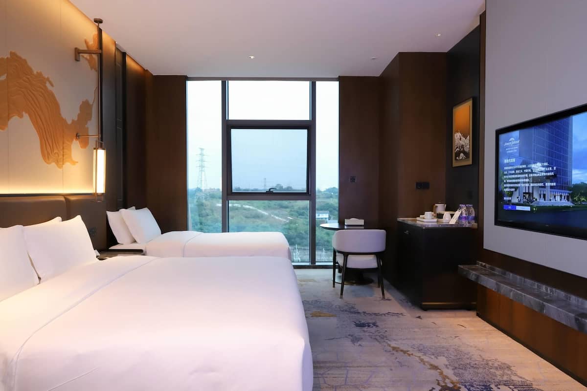 Executive Room, 1 King Bed, Non Smoking (Deluxe)