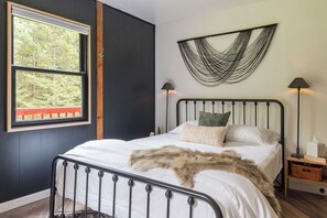 2 bedrooms, desk, iron/ironing board, travel crib