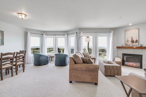 Mana Kai 2nd floor w /view of the ocean and beach