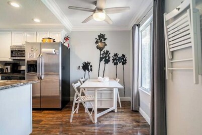 Charming & Cozy Condo • Pool-Spa & Pac-Man Arcade