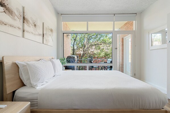 1 soverom, strykejern/-brett, internettilgang og sengetøy